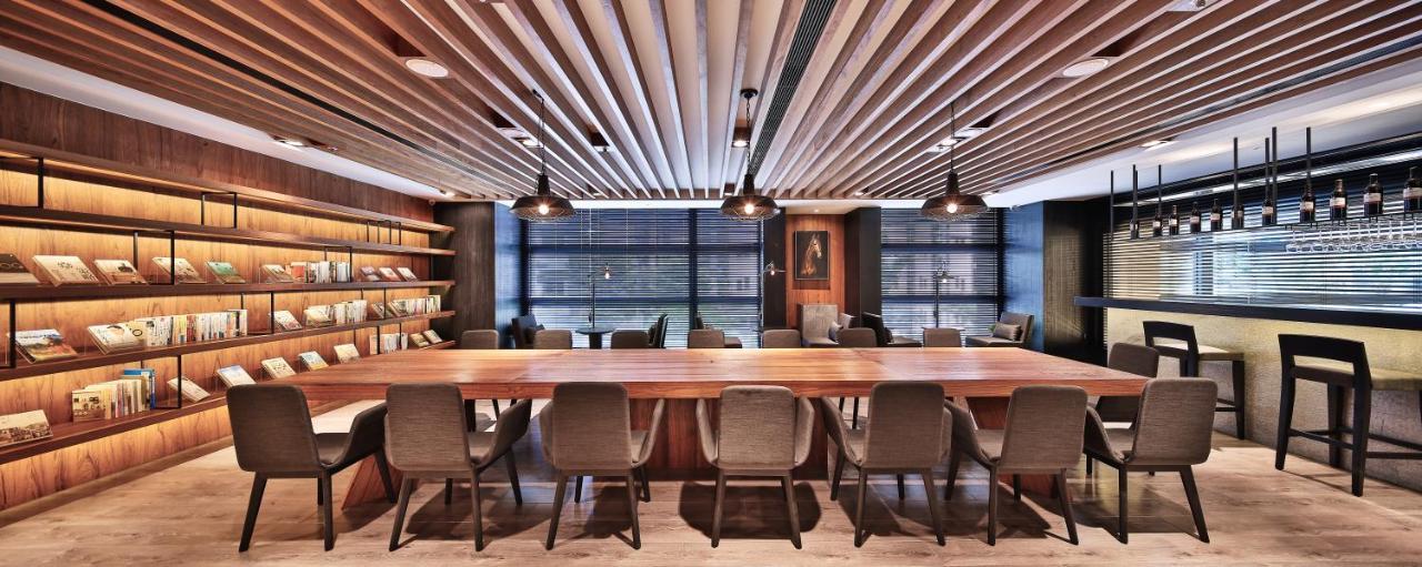 Queena Plaza Hotel Tainan Zewnętrze zdjęcie