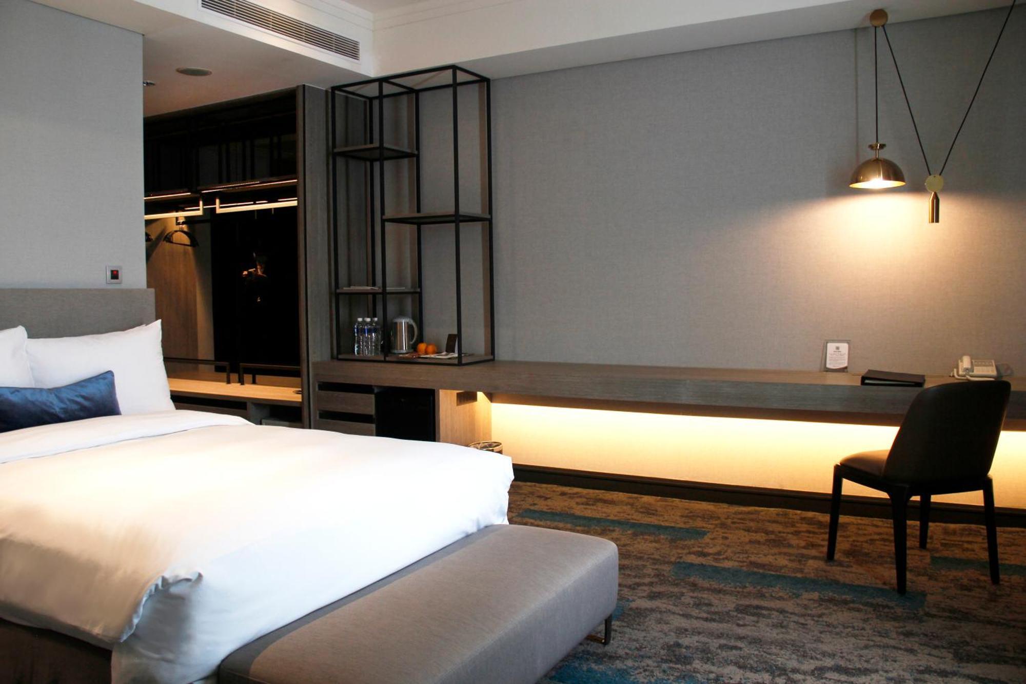 Queena Plaza Hotel Tainan Zewnętrze zdjęcie