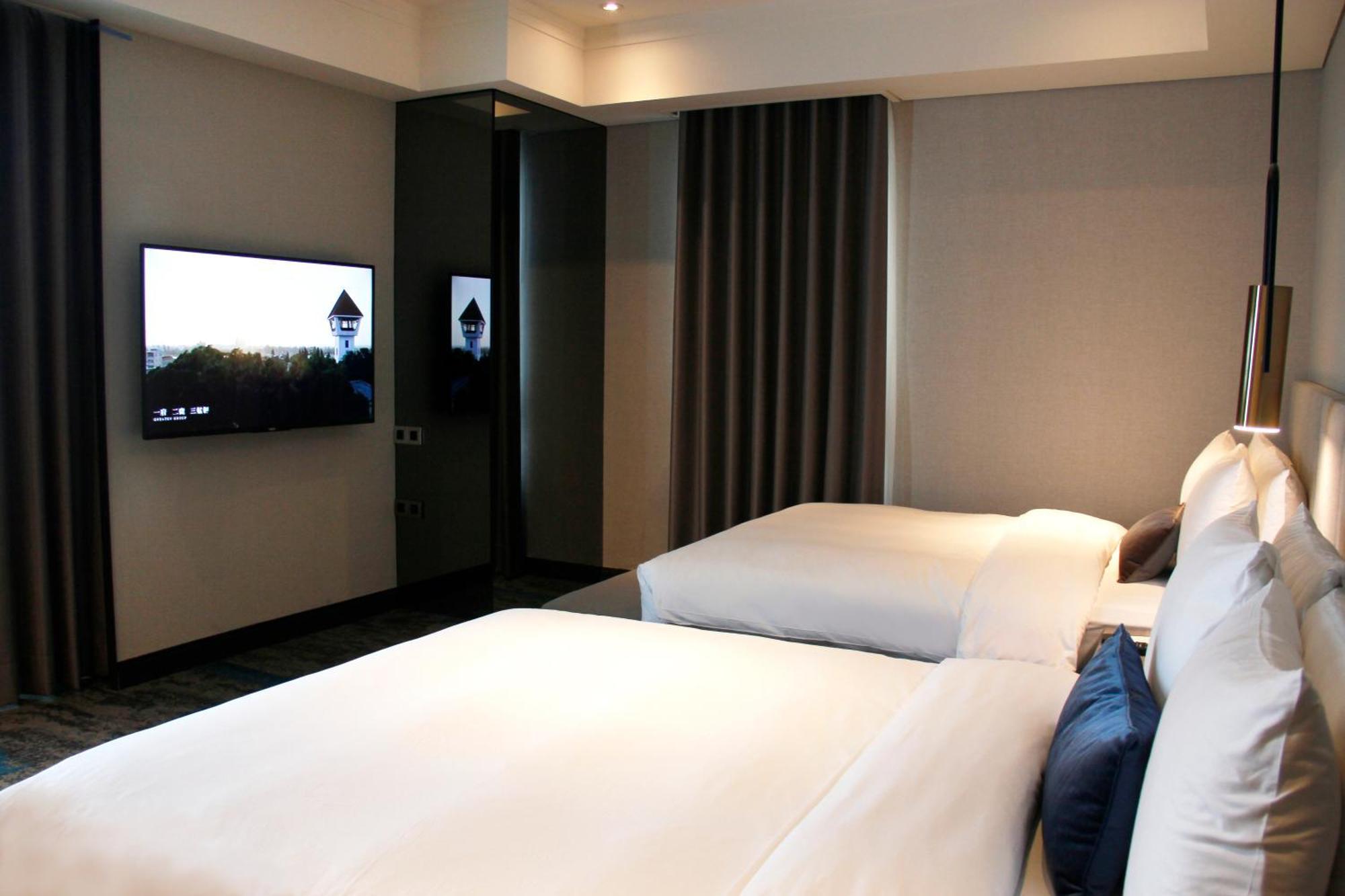 Queena Plaza Hotel Tainan Zewnętrze zdjęcie