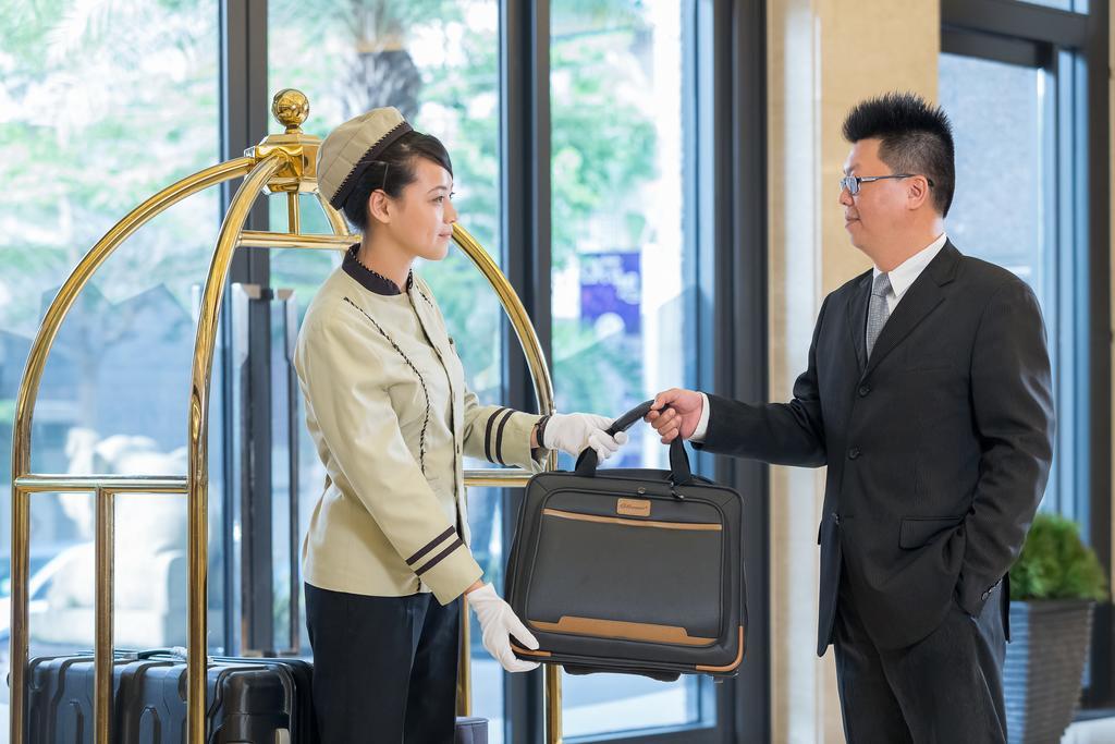Queena Plaza Hotel Tainan Zewnętrze zdjęcie