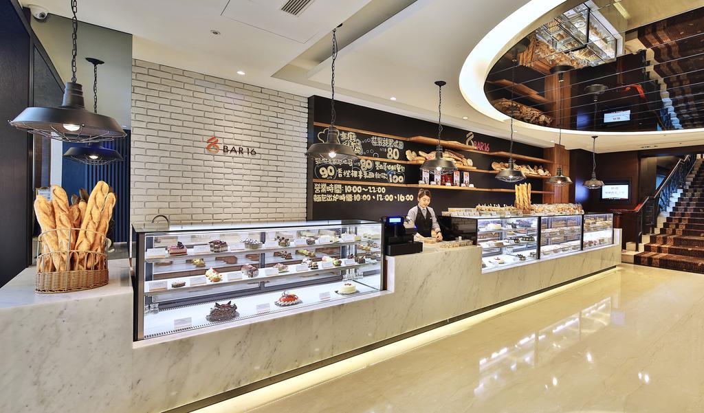 Queena Plaza Hotel Tainan Zewnętrze zdjęcie